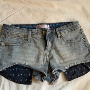 Jean Shorts with extended pockets